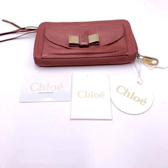 Auth Chloe Small Gold Bow Metallic Hot Pink Zippy Wallet Very Good Preloved
